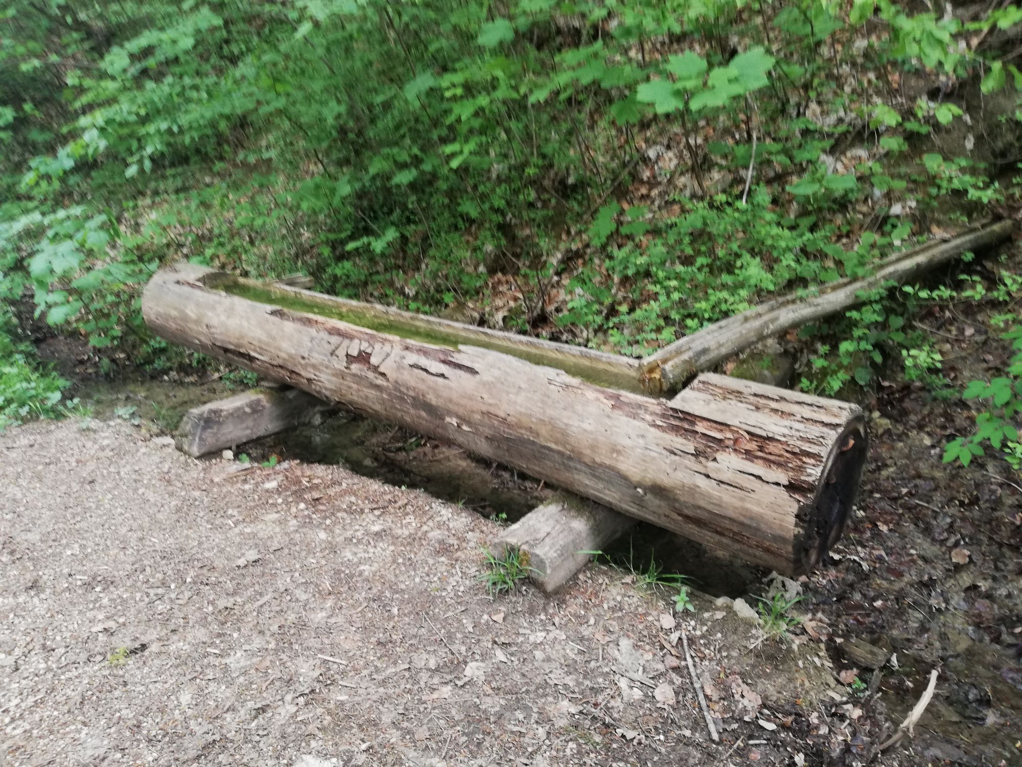 Brunnen am unteren Burghaldeweg in Gönningen